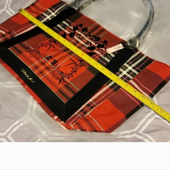 Victoria's Secret Tote & Blanket, VC pouch, & Smartphone Waterproof bag … - Picture 4 of 13